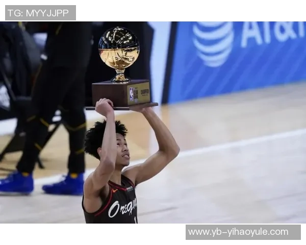 韦德高度评价亚历山大称其独特之处在于夺冠后仍持续自我提升